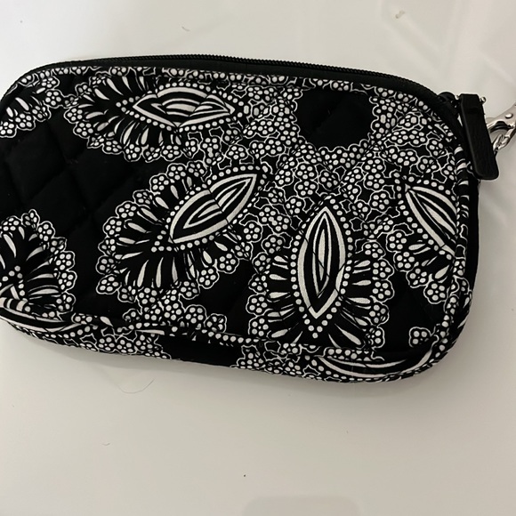 Vera Bradley cord keeper wristlet From the outlet could use for purse or travel. - Picture 2 of 7